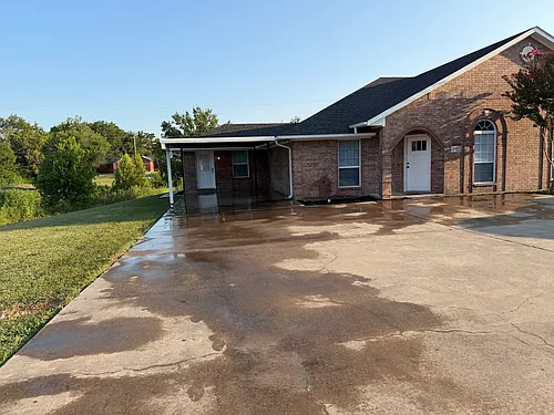 421 W Thomas St Photo 1
