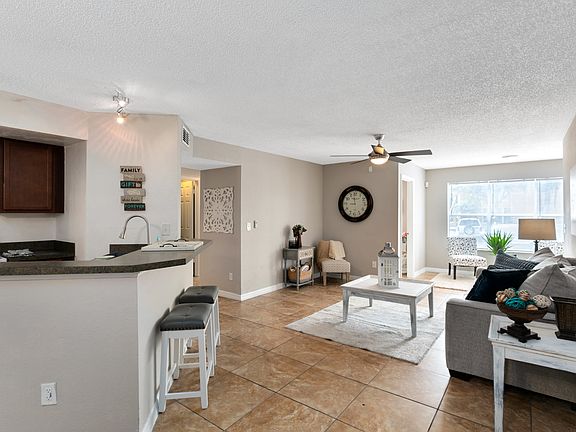 3rd image of 5761 Gatlin Ave APT 518