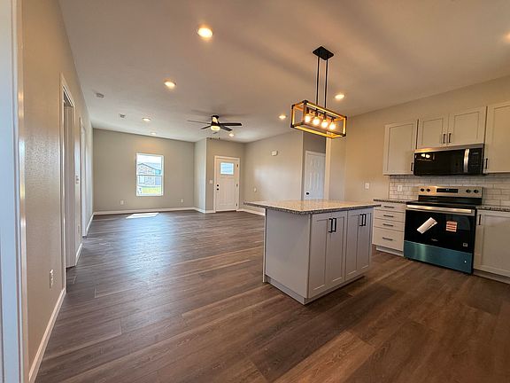 4th image of 158 Maverick Drive
