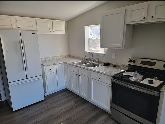 3rd image of 160 Habig St