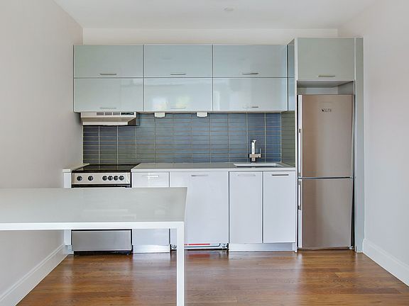 3rd image of 259 Evergreen Ave #22RSH
