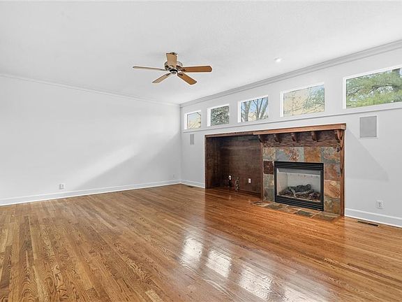 5th image of 15088 Sherwood St