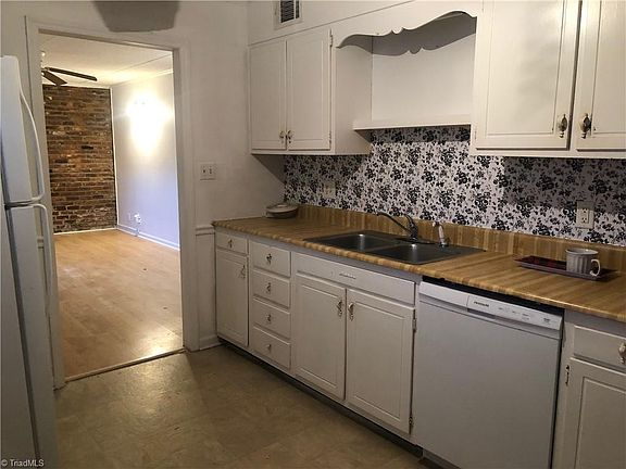 3rd image of 376 A S Cherry St