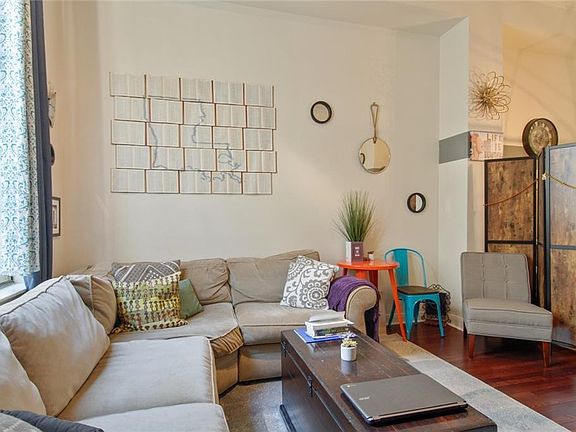 4th image of 330 Julia St APT 310