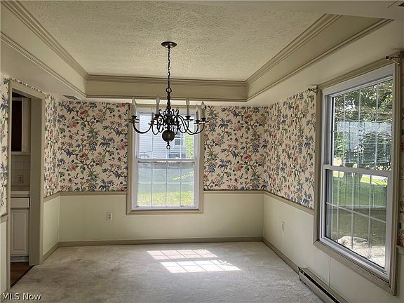 3rd image of 4375 Devonshire Dr