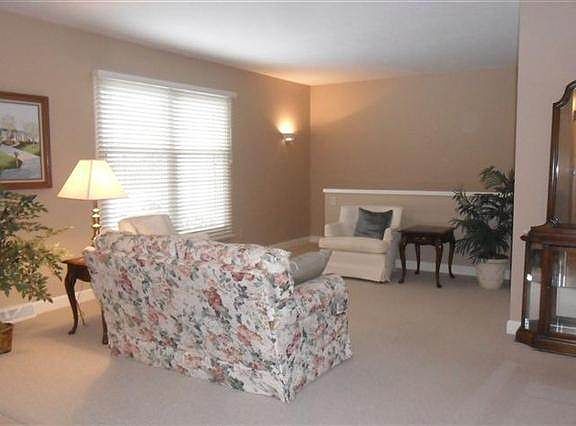 2nd image of 3521 Briarwood Dr