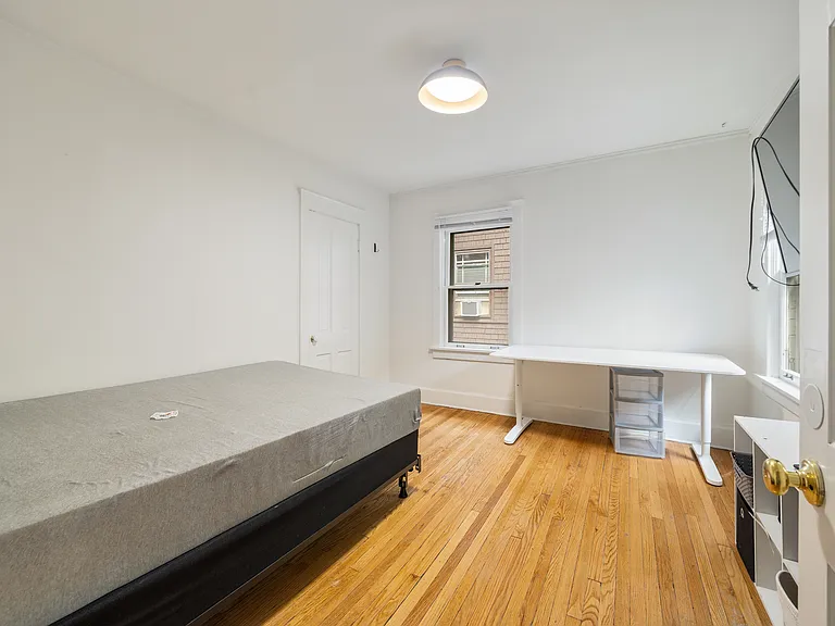 1906 Orrington Ave — Photo 20