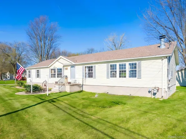 11305 Harold Dr, Luna Pier, MI 48157