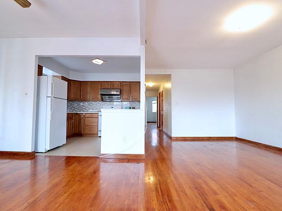 5th image of 6011 83rd St #3L