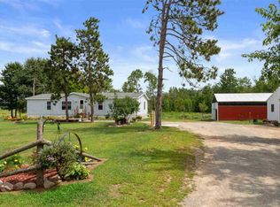 N11102 Buckbee Rd, Clintonville, WI 54929
