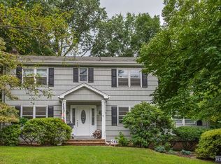 1 Cardinal Ct, Montvale, NJ 07645