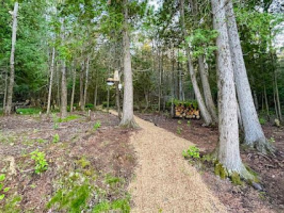 3rd image of 35050 S Dix Point Rd