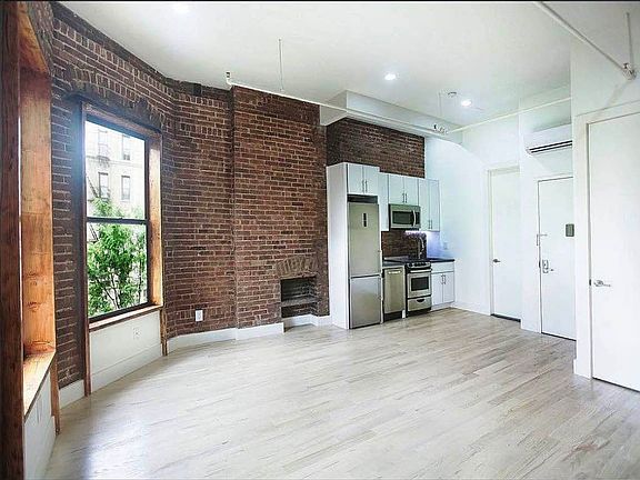 2nd image of 50 Hamilton Pl #3B