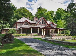 16 W Chestnut Hill Rd, Litchfield, CT 06759
