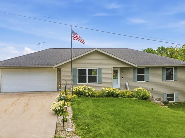 1031 N Dodge St, Galena, IL 61036