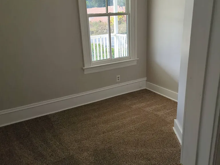 645 Rutherford Ave — Photo 5