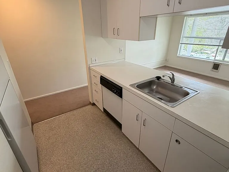 514 NW 21st St #13 — Photo 8
