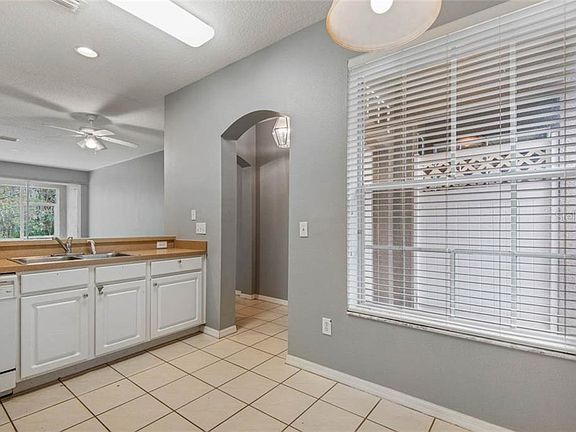 5th image of 11018 Windsor Place Cir