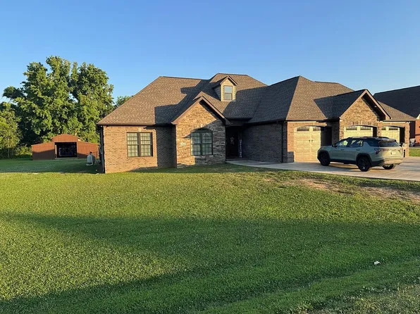 264 Naomi Dr, Rogersville, AL 35652