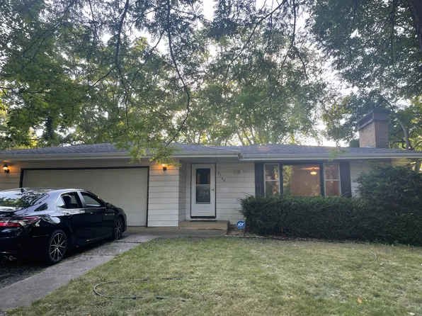 3304 Sharon Pl, Zion, IL 60099
