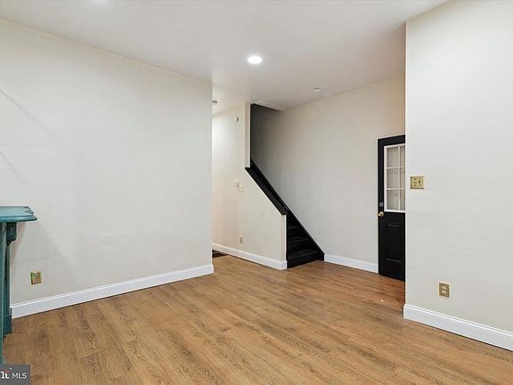 3rd image of 1723 N Willington St