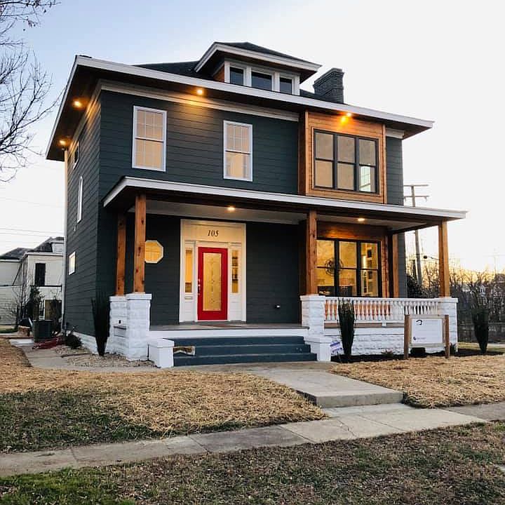 105 W Graham Rd | Street Vie