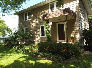 865 Munhall Ave, St Charles, IL 60174