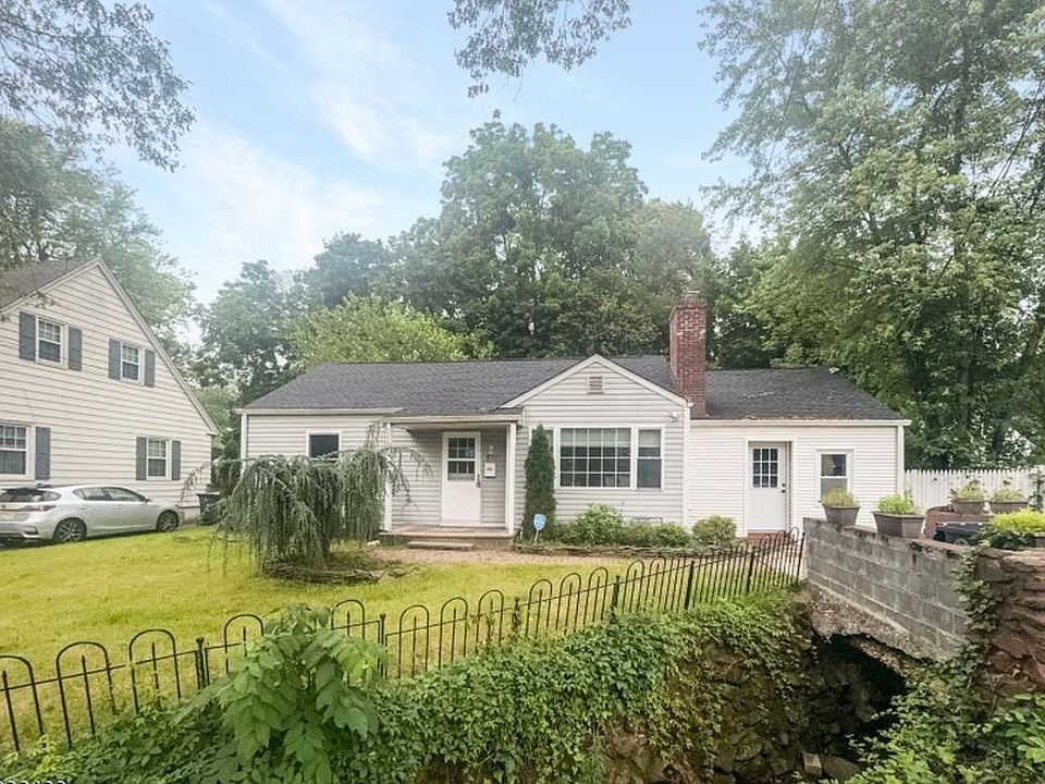 1st image of 810 Mountain Ave