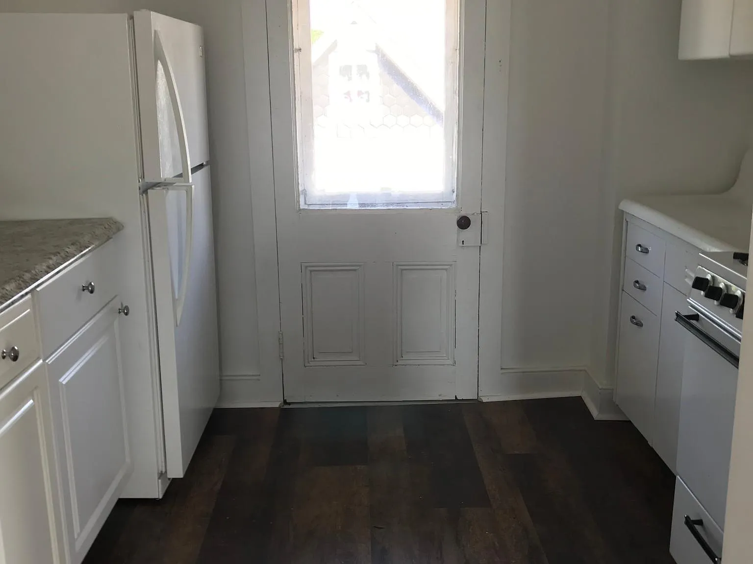 1 bed, 900 sqft, $1,000 — Photo 2