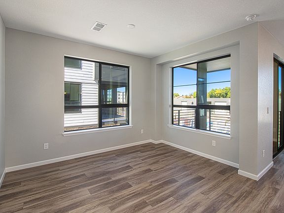 5th image of 2018 S Holly St Unit 2