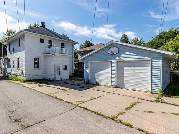 3rd image of 611 N Ashland Ave