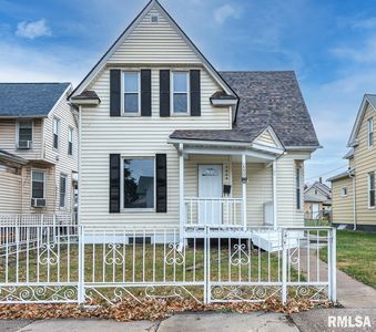 2008 Dixwell St, Davenport, IA, 52802