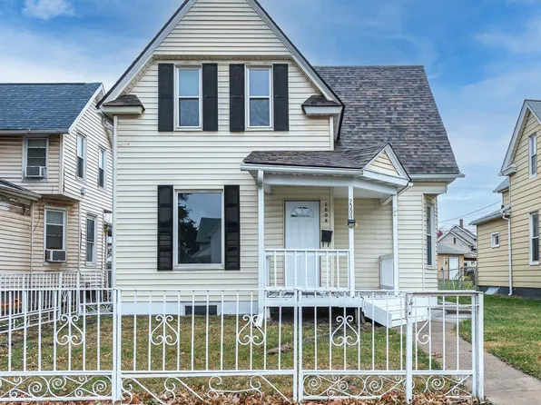 2008 Dixwell St, Davenport, IA 52802
