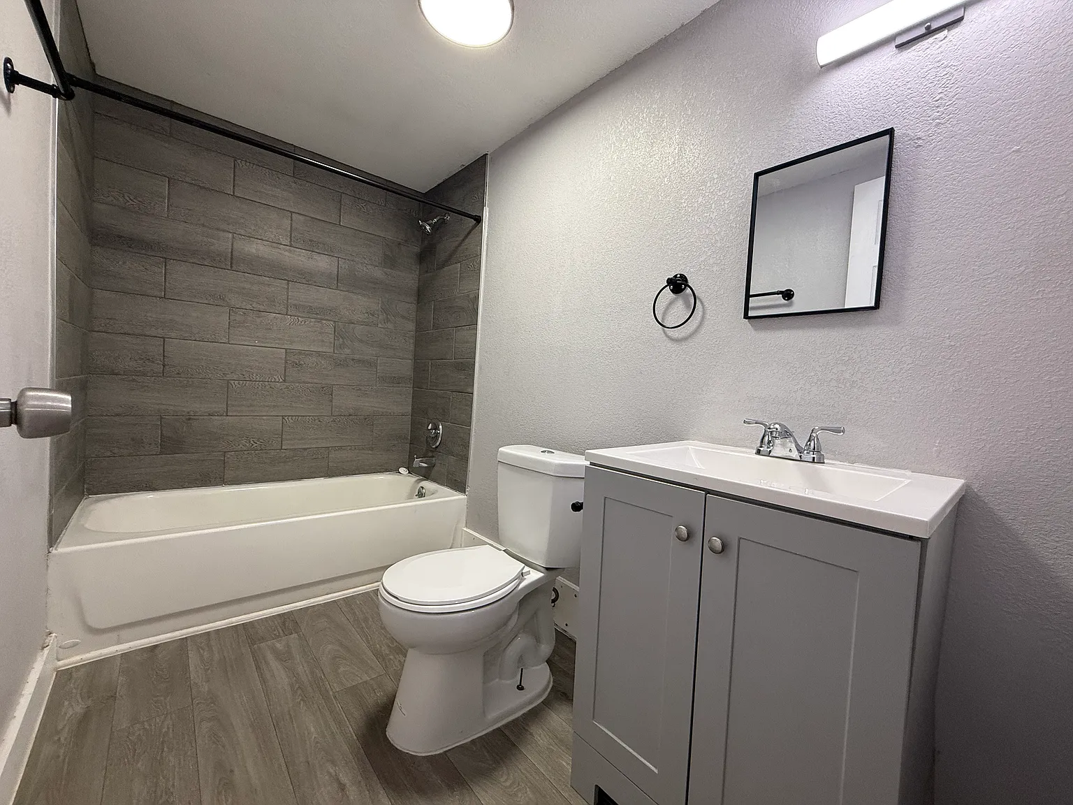 3 bed, 800 sqft, $875 — Photo 4