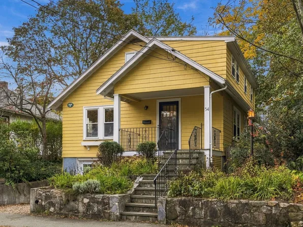 54 Barrows St, Dedham, MA 02026