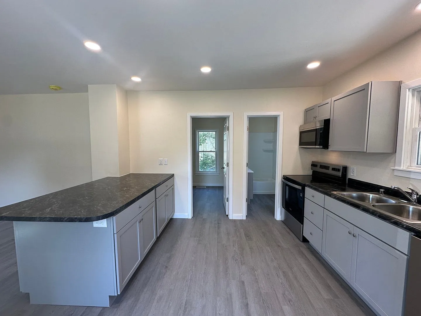 1031 S 21st St. — Photo 1