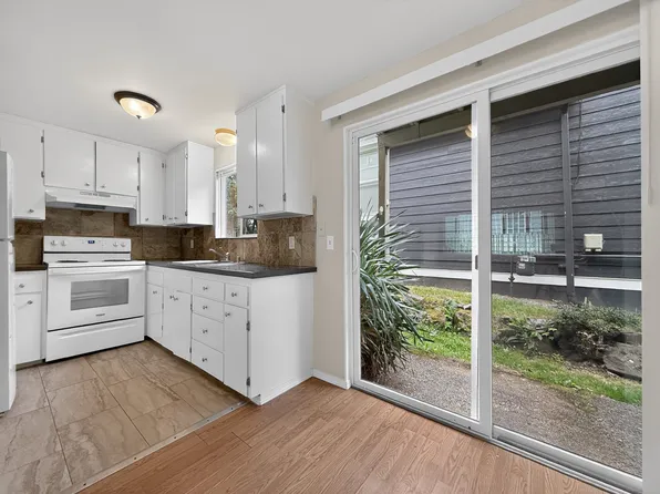 9015 9th Ave SW APT 1, Seattle, WA 98106