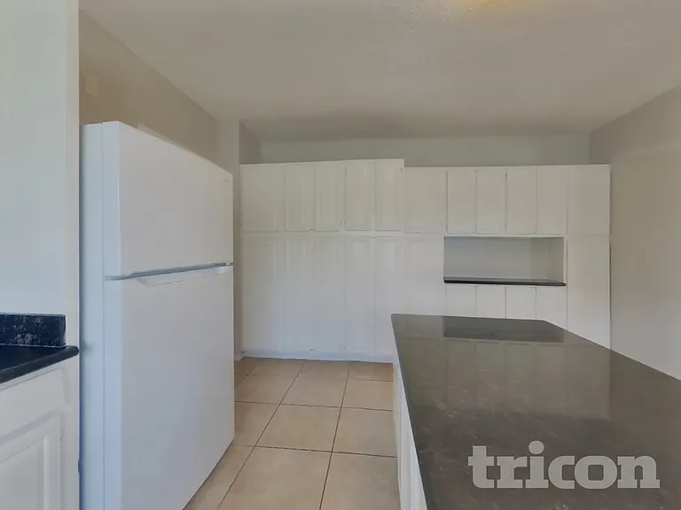 573 Laurel St — Photo 5