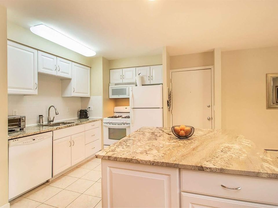 1st image of 1201 Island Dr APT 203