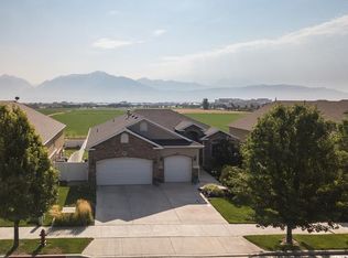 12423 S Black Foot St, Riverton, UT 84096
