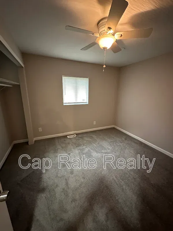 Hilltop — Photo 3