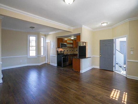 5th image of 372 Communipaw Ave APT 2L