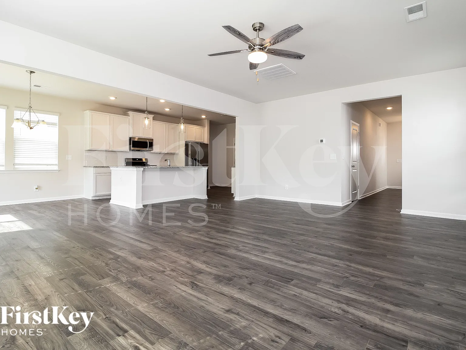 3 bed, 2.5 bath, 2250 sqft, $1,905 — Photo 3