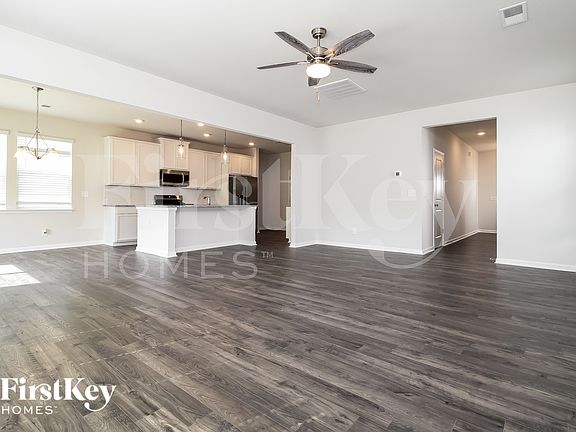 3rd image of 302 Ashborne Ln