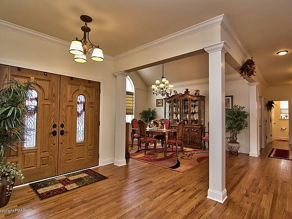 3rd image of 1011 McKinley Way