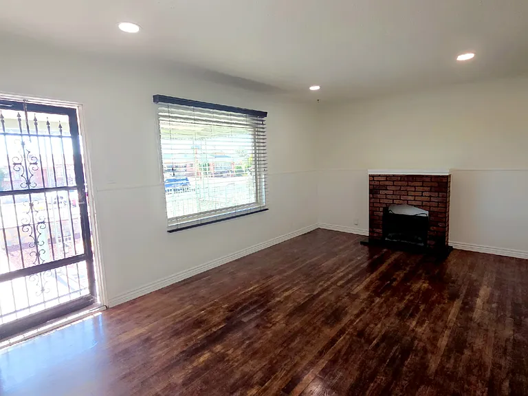 3409 Sacramento Ave — Photo 4