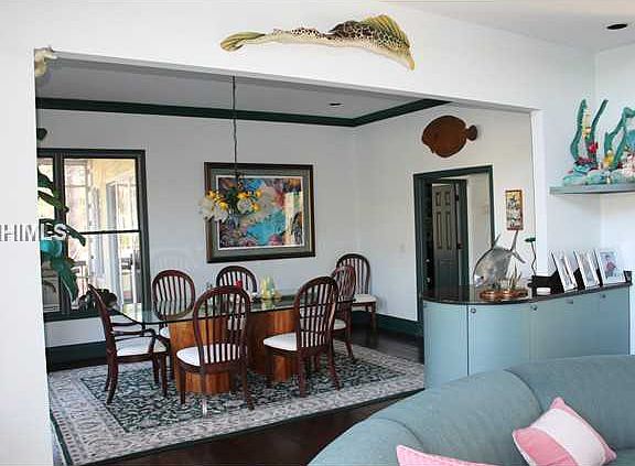 5th image of 10 Cambridge Cir