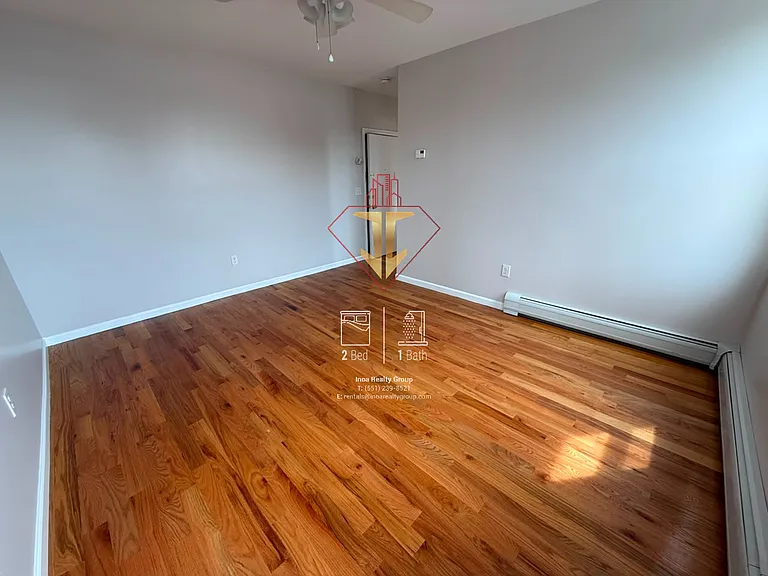 572 57th St #33 — Photo 9