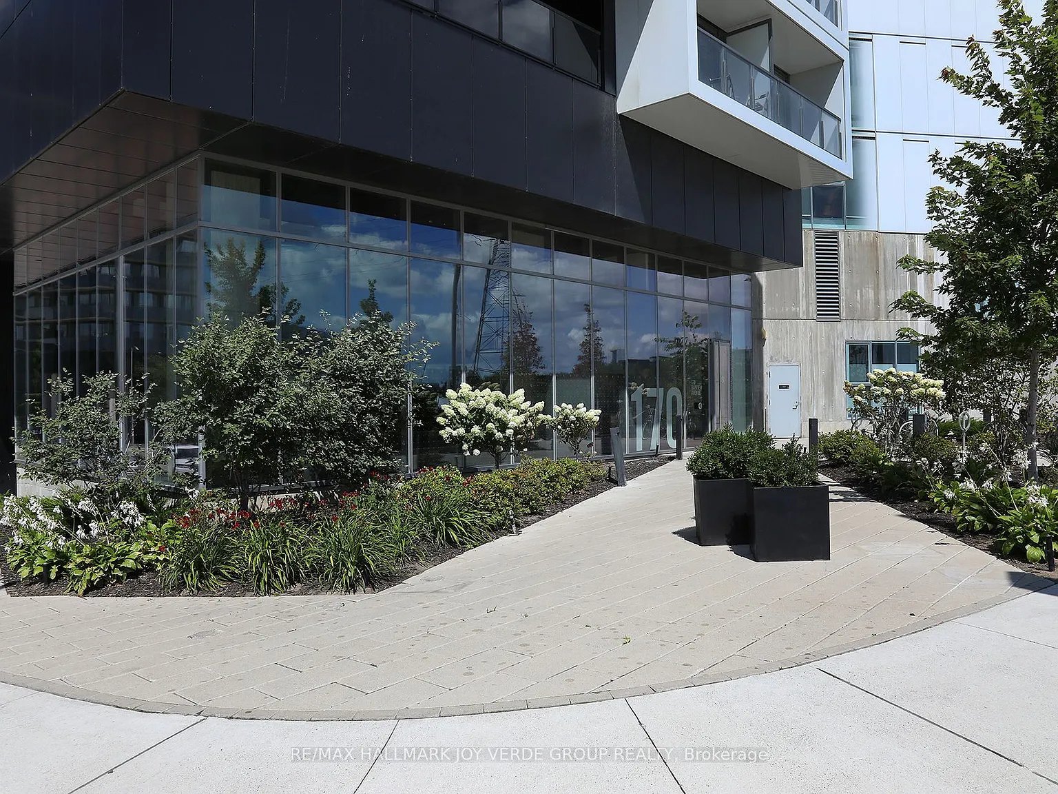 2 bed, $2,350 — Photo 2