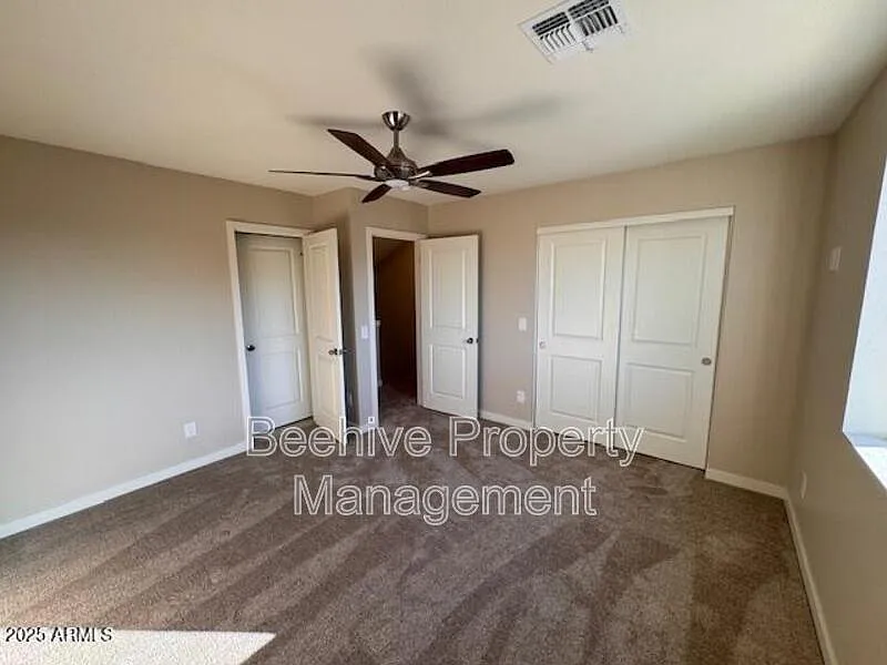 3 bed, 2.5 bath, 1716 sqft, $1,599 — Photo 4